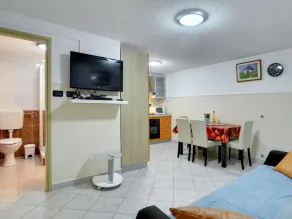 Spacious House With Pool, Veranda And Fenced Playground. Very Family Friendly - Image 5