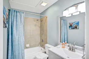 Charming home near beach & golf with central AC & patio - dog-friendly - Image 5