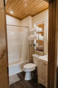 Quaint and spacious cabin in the heart of Bryce Canyon Country - Image 5