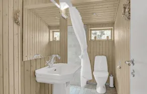 3 Bedroom Stunning Home In Tisvildeleje - Image 2