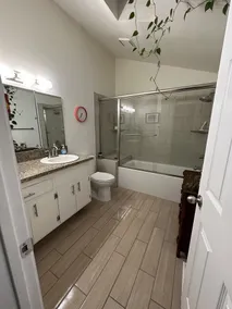 Mid Century Modern Home Pet Friendly with Beautiful Backyard - Image 4