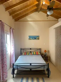 Traditional Cottage and Garden Studio with Balcony, Terrace and Views to the Sea - Image 5