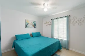 Updated modern 3bedroom 1king 2 queen 1restroom - Image 3