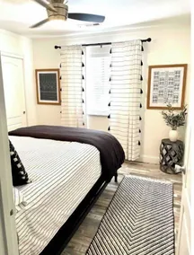 4 bd 2.5 ba Near.Buchanan HS  with pool; sleeps 11 - Image 5