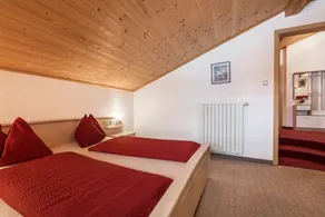 Appartement 'Ladinser Hof Reiterstube' avec vue sur la montagne, jardin partagé et Wi-Fi - Image 5