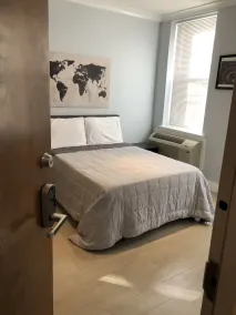 Entire studio near DuPont circle - Image 3
