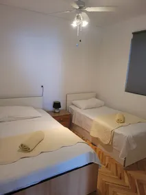 Apartamento para dos personas con una terraza Sutivan, Brac (A-5629-a) - Image 5