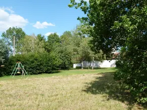 Charming Rustic Cottage with Private Terrace and Pet Allowed - Image 2