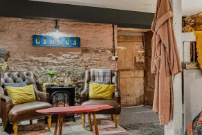Charming two-bedroom apartment, Tavistock - Image 2