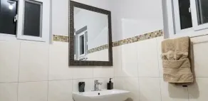 New Kingston Guest Apartment at Donhead - Image 5