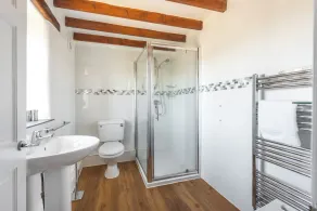 2 Bed cottage, log burner. Pet friendly - 5 mins to nearest beach. - Image 2