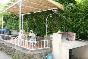 Gite sleeps 2/4 in the large XVIIIth century building of an estate with swimming pool - Image 4