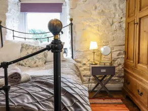 CARTREFLE, pet friendly, character holiday cottage in Bala - Image 4