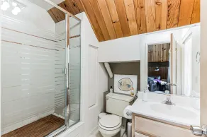 Warm and Cozy Mountain and Lake View Haven cottage - Image 2