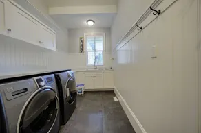 9 bdrm home, sleeps 26 w/ hot tub/gym/theatre/bar - Image 4