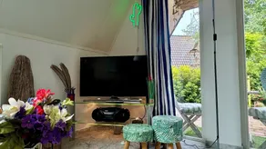 Gemütliche Ferienunterkunft mit Viel Privatsphäre in Einem Kleinen Park in Burgerbrug - Image 2