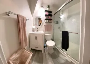 Unique-Studio Apt. Across OHSU Hospital - Image 2