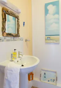 Stylish Cottage over looking the beautiful South Devon Countryside. - Image 2