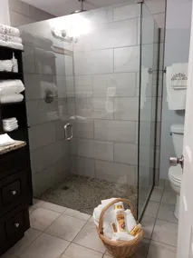 Sparkling Clean suite, close to Woodinville's Wine District. WiFi.  Pet friendly - Image 3
