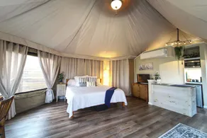Suite de luxe 3 - Tente safari - Baignoire balnéo extérieure - Image 4