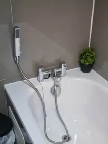 ApartHotel Flat 8 - 10 min to centre by Property Promise - Image 4