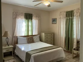 Cozy Entire home in Spanish Town - Image 5