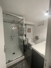 Comfortable studio in a quiet location 10 minutes from the RER station - Image 3