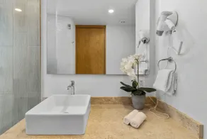 1BR · King · Alberca · Jacuzzi · 1 Cuadra Playa - Image 4
