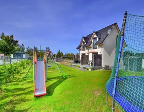 Comfortable Holiday Homes Close to the Beach - Image 2