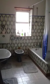 Grande maison typique portugaise avec azulejos - Image 2