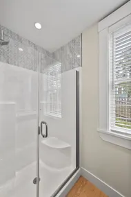 Renovated Apartment in Marblehead Historic District - Image 4