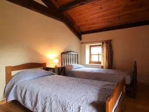 Charming Stone House with Terrace, Enclosed Garden, Near Medieval City - Image 4