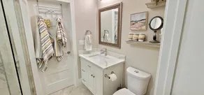 Newly built Gorgeous Guest house with private entrance - Image 3