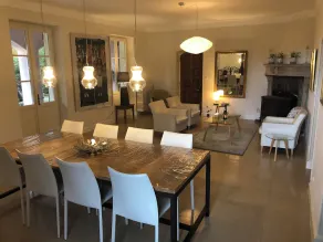 Stor villa omgiven av tallar i Provence - Image 5