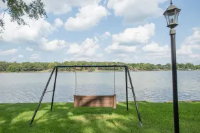 Beautiful Cabin for Two on Cedar Creek Lake - Image 2
