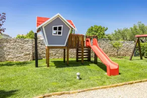 Villa Luka in Fažana with pool & playground only 600 meter from the beach - Image 2