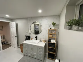 Modern long island guest suite - Image 3