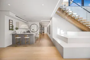 Swallow Sanctuary - A Modern Marvel in the Heart of LA - Image 4