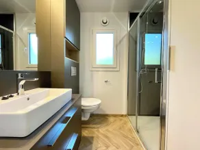 Chalet with 2 bedrooms and a terrace - Image 2