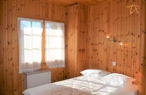 Udenfor: 6 værelse chalet, beliggende på den gamle landsbyvej, krydsende balkon, til 10 pers - Image 2