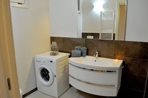 Fantastische Wohnung in Residenz mit Pool für 4 Personen in Desenzano - Image 2