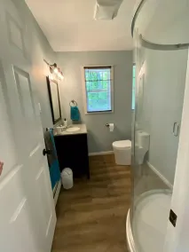 Fully renovated 4 season cottage on pristine lake - Image 3