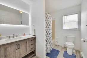 Spacious 5BR Home In Heart Of Poconos By Camelback Skiing Swimming Lake - Image 4