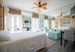 Meilleure vue avec balcon Juliette! Vue des briseurs et des tours d'atout! Kitchenette! - Image 4
