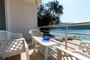 Apartment on the Seashore - Image 4