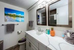 Remodeled Family-Size Condo with Fantastic View of the Ocean and Pool - Image 3