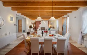 Luxury beachfront Villa Sea Palace with pool & spa near Omiš - Image 3