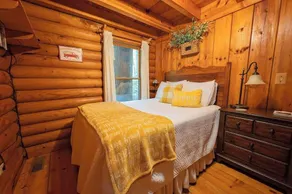 Ivy quaint tiny cabin creekside - Riverside Resort - Image 4