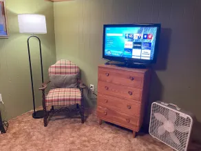 Relax and Reconnect in Private Cabin in the Wisconsin Forest. Pet friendly. - Image 5