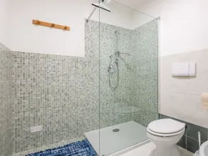 Hermoso apartamento para 4 personas con WIFI, TV, patio y mascotas permitida - Image 2